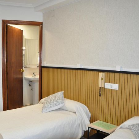 וייאדוליד Hostal Ramon Y Cajal מראה חיצוני תמונה