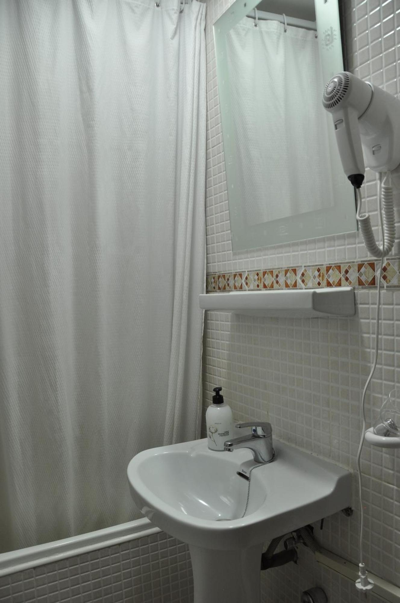 וייאדוליד Hostal Ramon Y Cajal מראה חיצוני תמונה