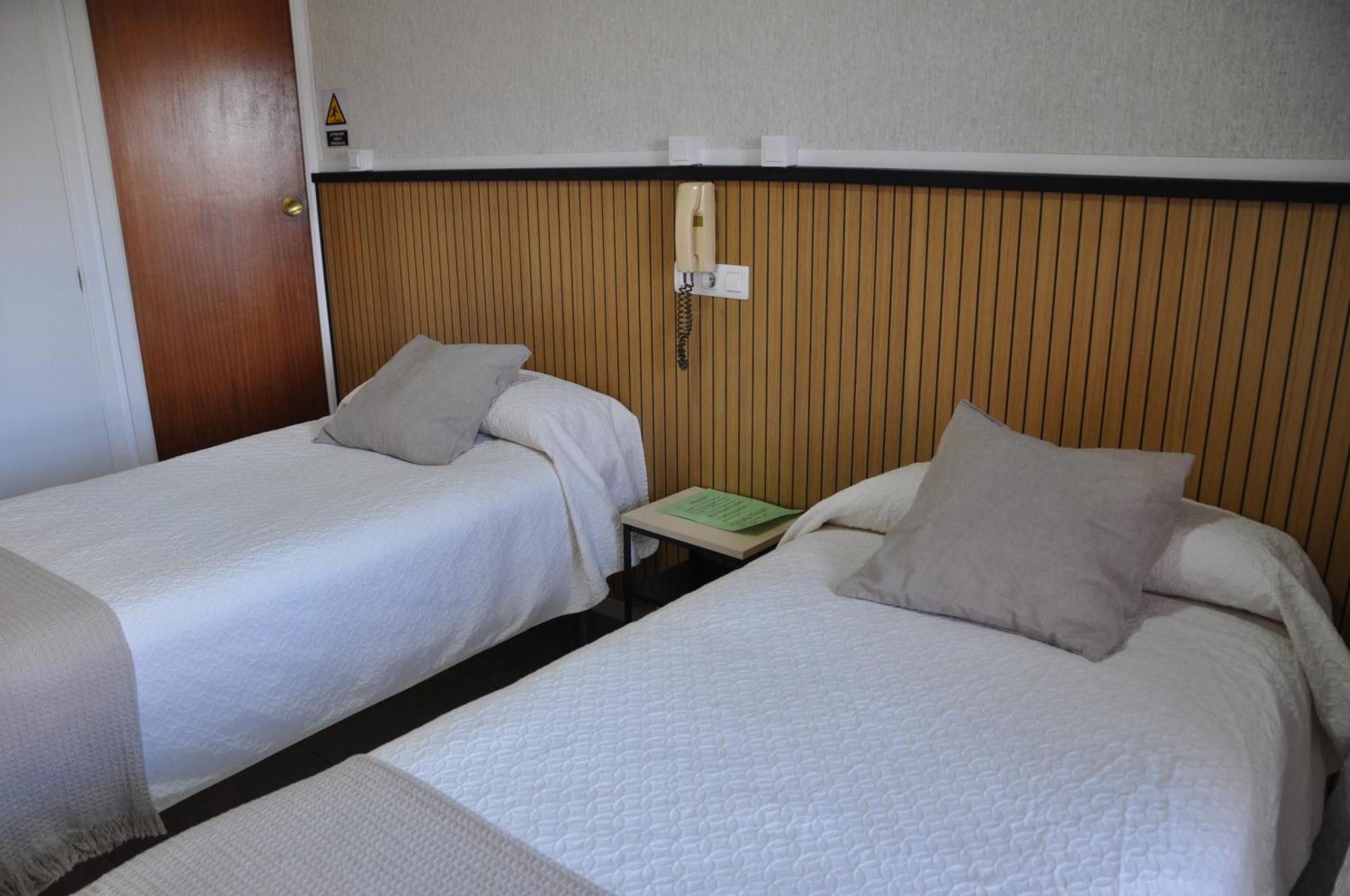 וייאדוליד Hostal Ramon Y Cajal מראה חיצוני תמונה