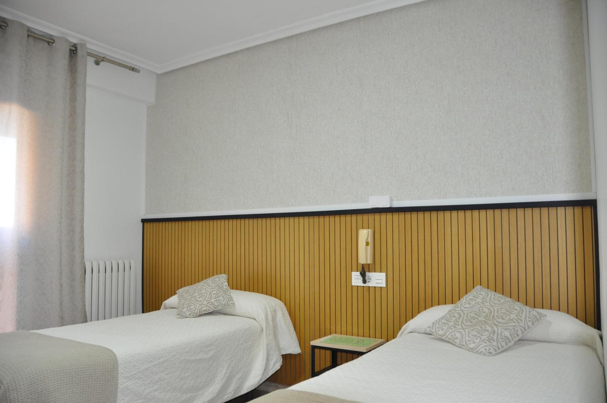 וייאדוליד Hostal Ramon Y Cajal מראה חיצוני תמונה