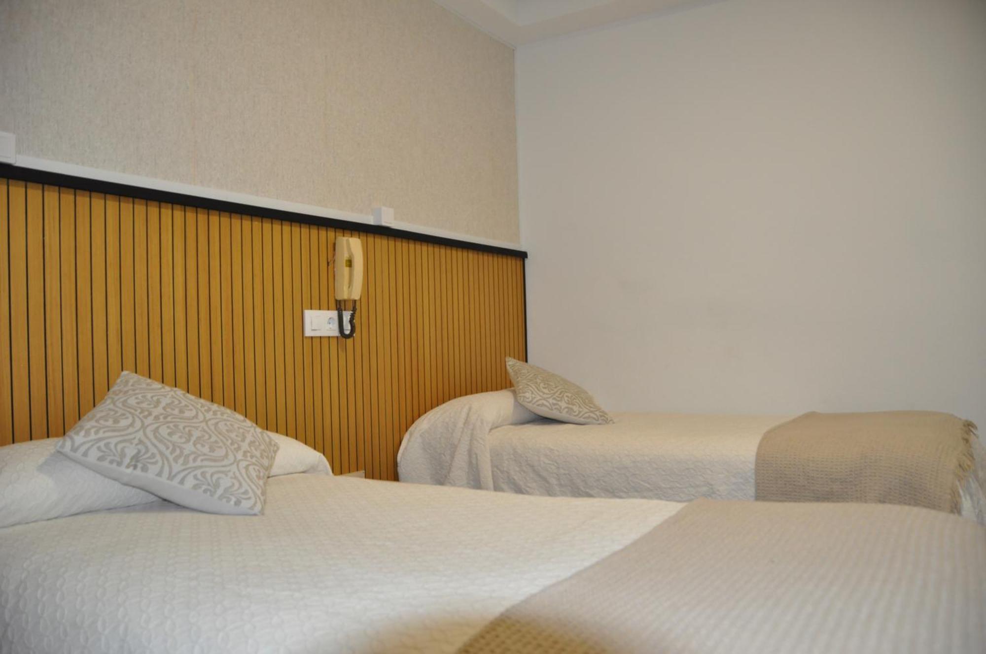 וייאדוליד Hostal Ramon Y Cajal מראה חיצוני תמונה