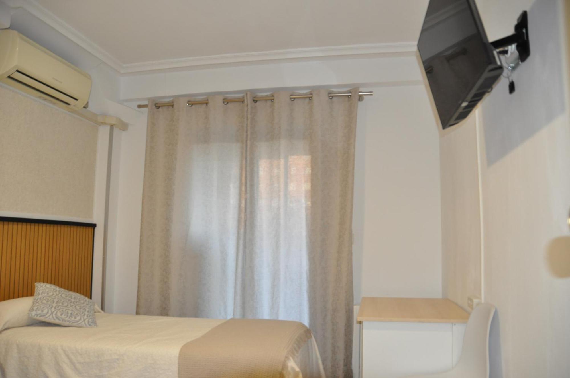 וייאדוליד Hostal Ramon Y Cajal מראה חיצוני תמונה