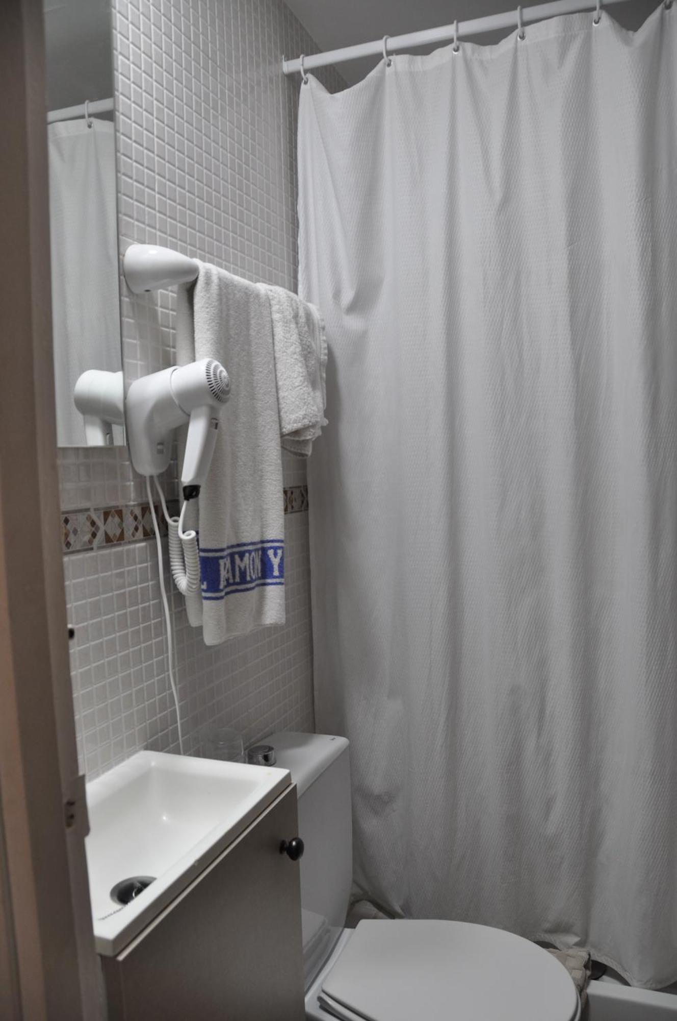 וייאדוליד Hostal Ramon Y Cajal מראה חיצוני תמונה