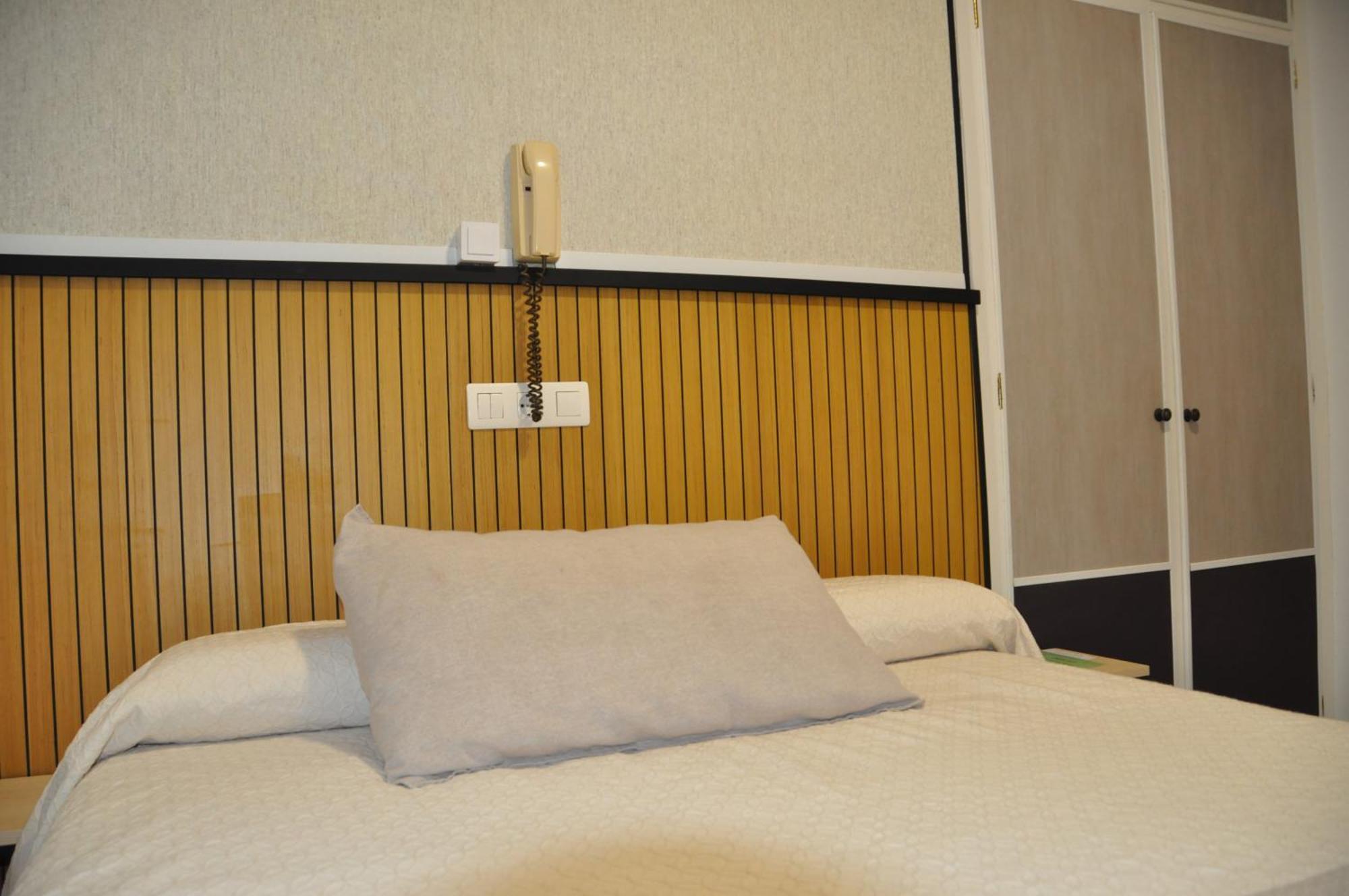 וייאדוליד Hostal Ramon Y Cajal מראה חיצוני תמונה